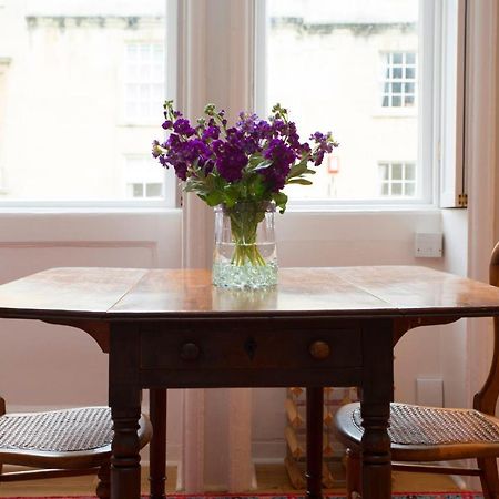 1 Bed Georgian Apartment In Bath City Centre Екстер'єр фото