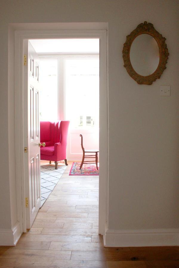 1 Bed Georgian Apartment In Bath City Centre Екстер'єр фото