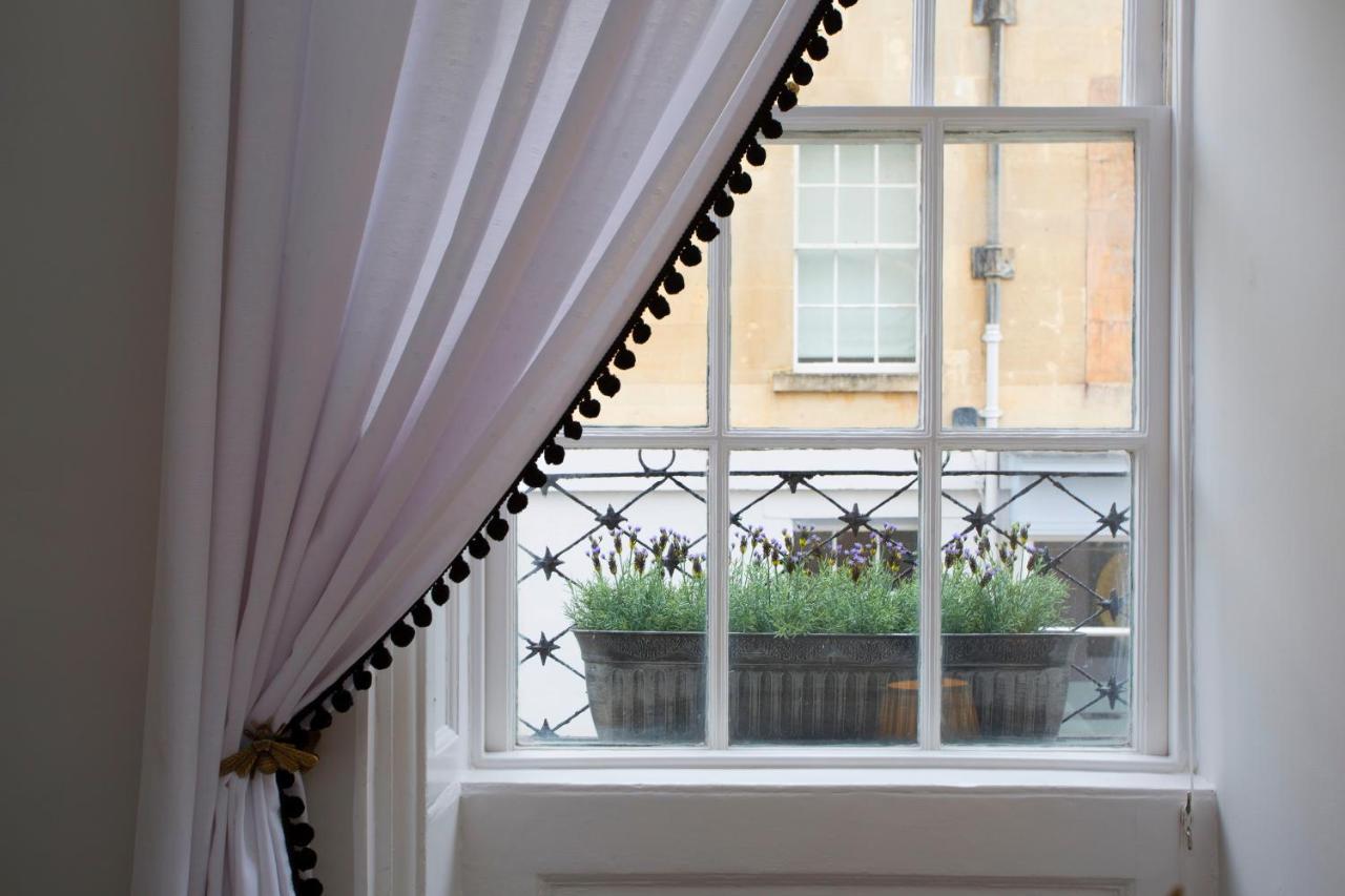 1 Bed Georgian Apartment In Bath City Centre Екстер'єр фото