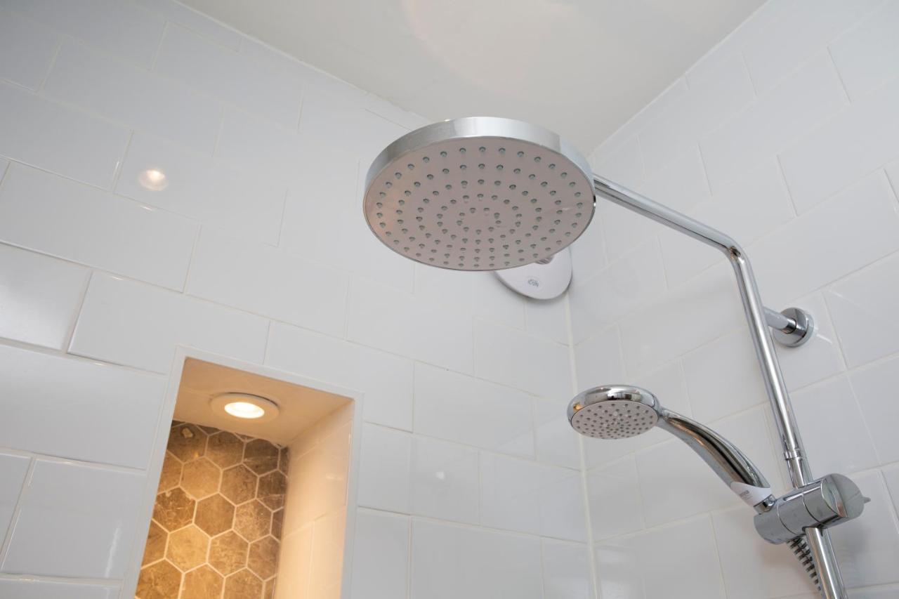 1 Bed Georgian Apartment In Bath City Centre Екстер'єр фото