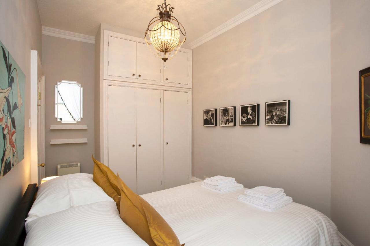 1 Bed Georgian Apartment In Bath City Centre Екстер'єр фото